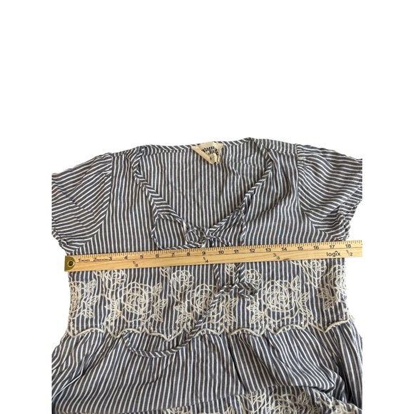 womens savanna jane small blue white stripe emroidered floral baby doll top - Picture 8 of 9